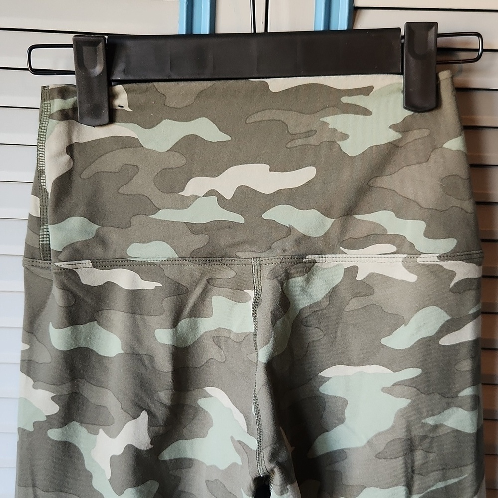 Pink Victoria’s Secret Camo Print Bike Shorts - Picture 8 of 10